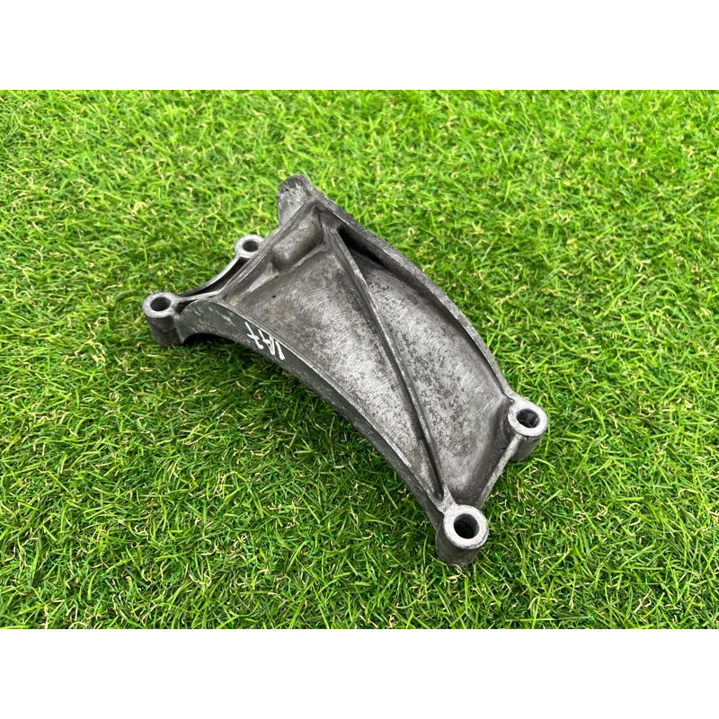 Кронштейн генератора (кронштейны двигателя) AUDI A7 4G 2013 3.0 CGXB 06E903143D