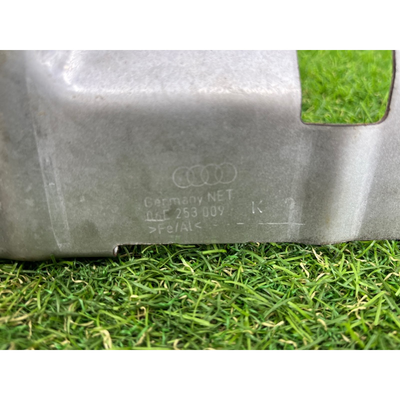 Защита коллектора (выпускная система) AUDI Q7 4M 2017 3.0 TFSi CREC 06E253009K