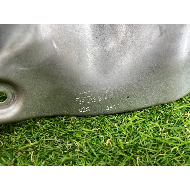 Защита коллектора (выпускная система) AUDI Q7 4M 2017 3.0 TFSi CREC 06E253244S