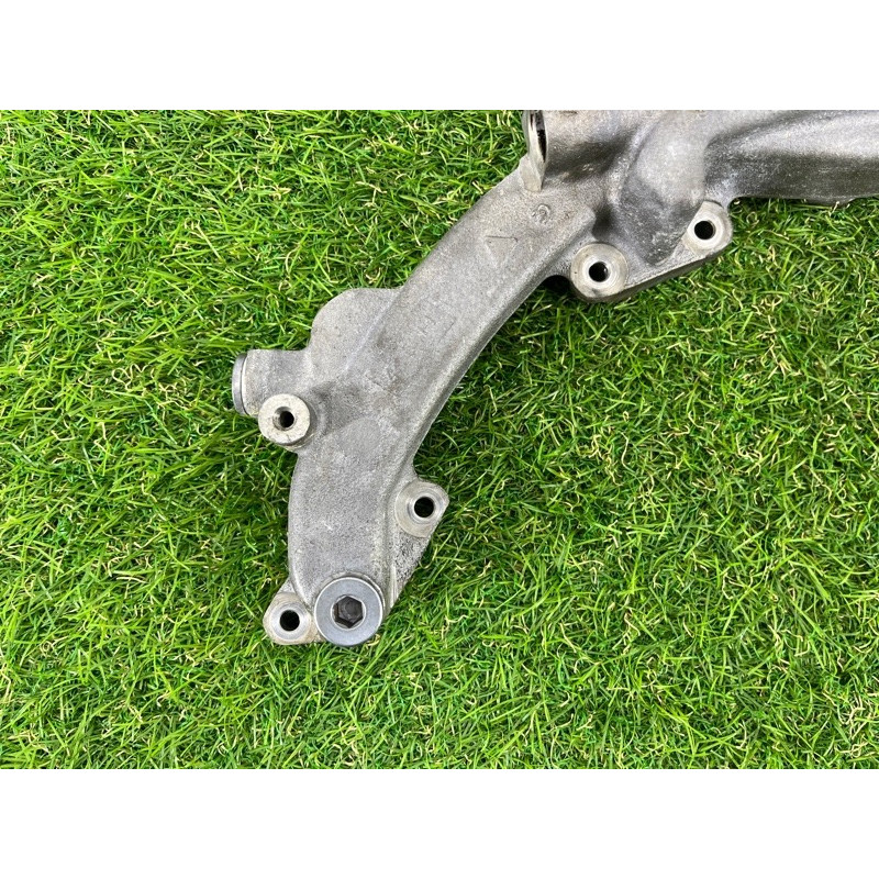 Кронштейн двигателя (кронштейны двигателя) PORSCHE CAYENNE 958 2012 4.8 94810606104