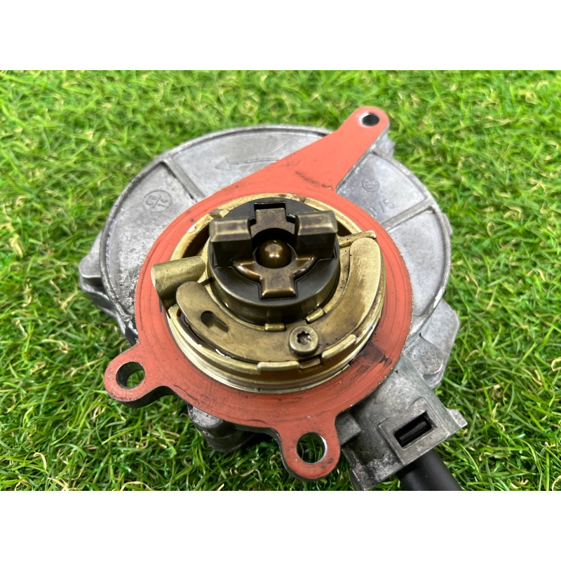 Вакуумный насос (тормозная система) AUDI Q7 4L 2014 3.0 TFSi CTWB 06E145100R