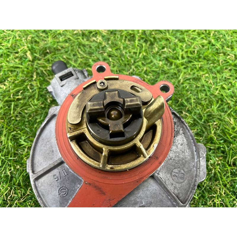 Вакуумный насос (тормозная система) AUDI Q7 4L 2014 3.0 TFSi CTWB 06E145100R