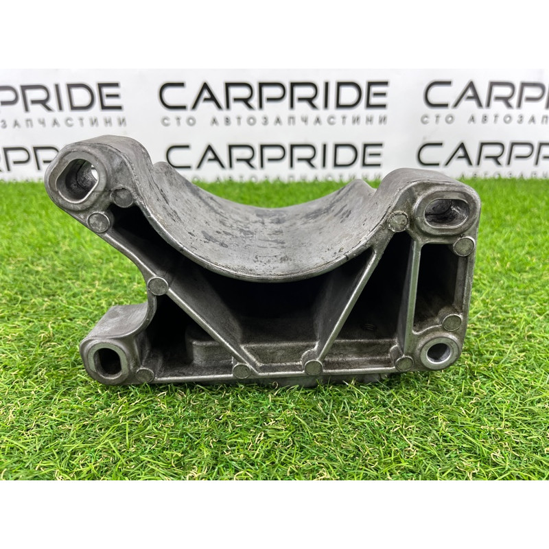 Кронштейн АКПП (трансмиссия) Jeep Grand Cherokee WK2 2016 3.6 68275992AA