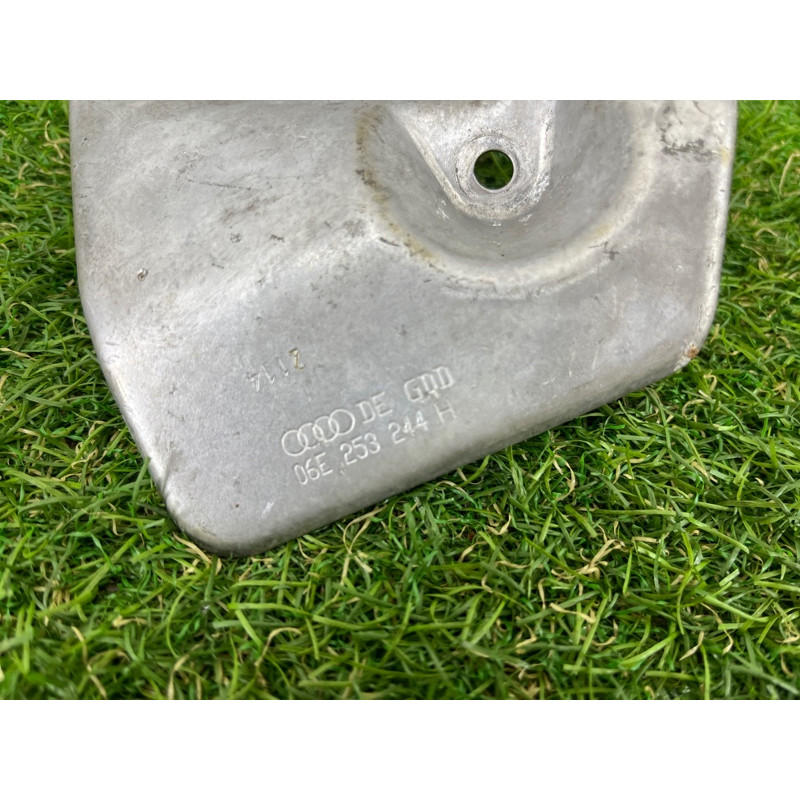 Защита коллектора (выпускная система) AUDI A7 4G 2013 3.0 CGXB 06E253244H