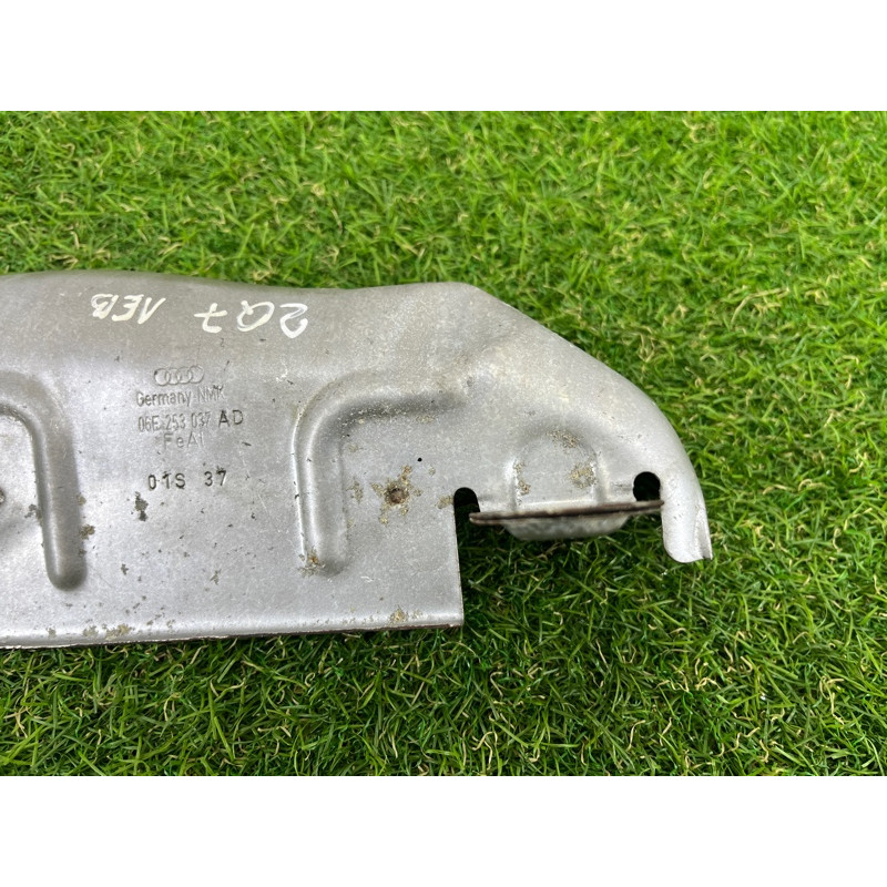 Защита коллектора (выпускная система) AUDI Q7 4M 2018 3.0 TFSi 06E253037AD