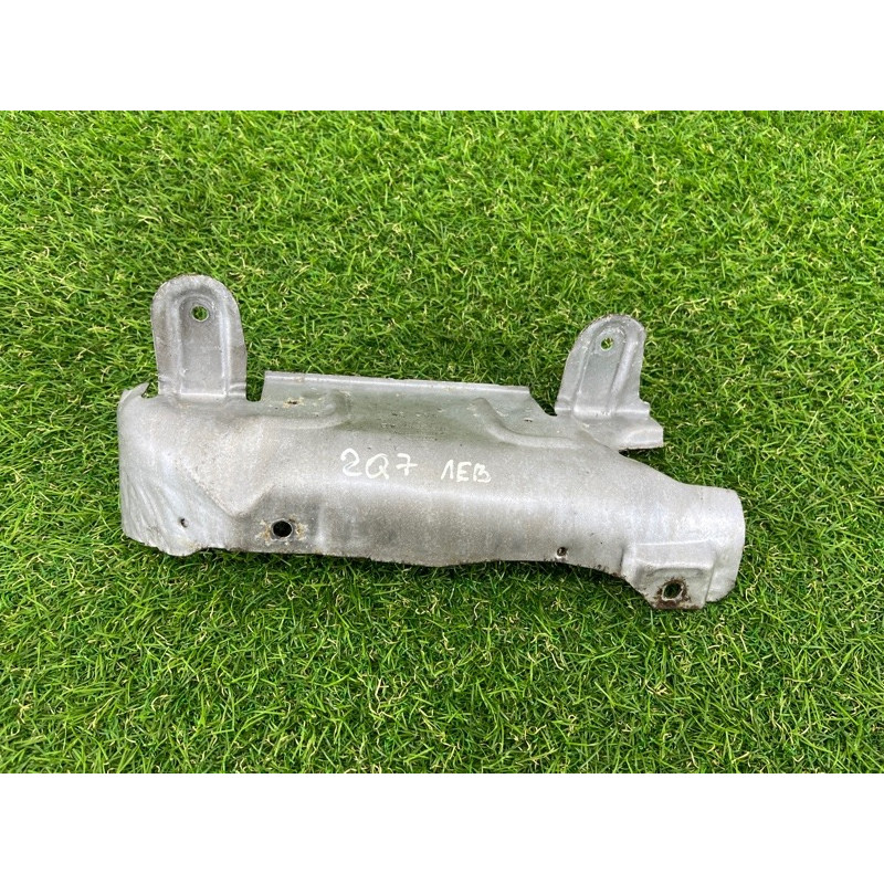 Защита коллектора (выпускная система) AUDI Q7 4M 2018 3.0 TFSi 06E253037AD