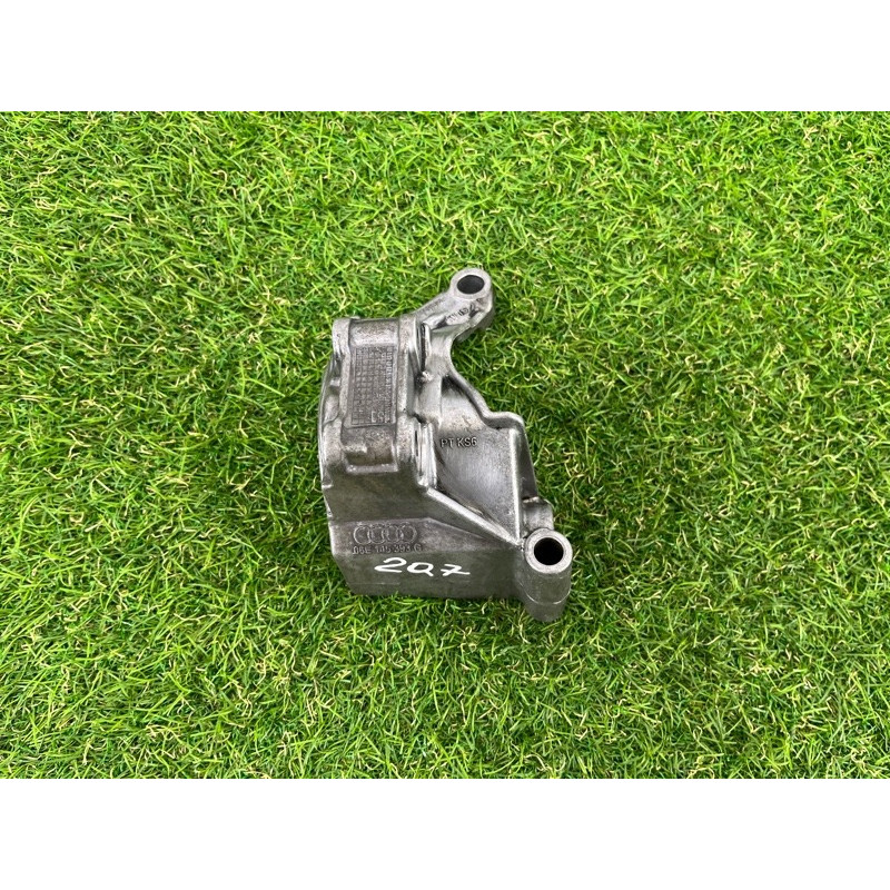 Кронштейн насоса гидроусилителя (кронштейны двигателя) AUDI Q7 4L 2014 3.0 TFSi CTWB 06E145393G