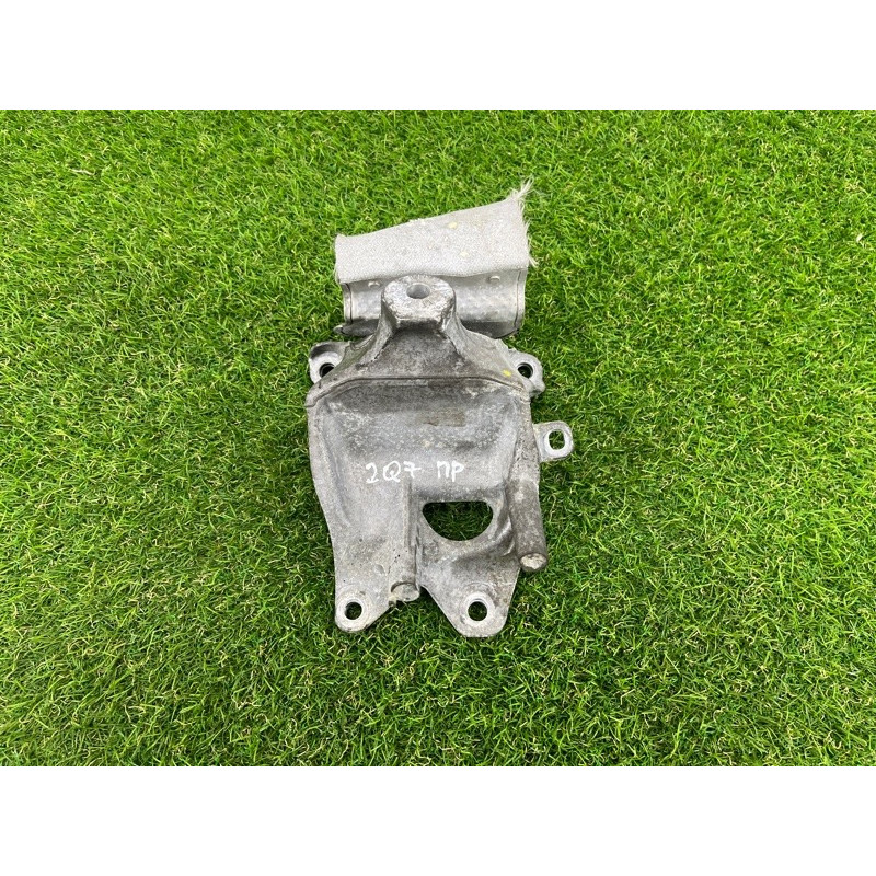 Кронштейн подушки двигателя (кронштейны двигателя) AUDI Q7 4M 2018 3.0 TFSi 4M0199308AS