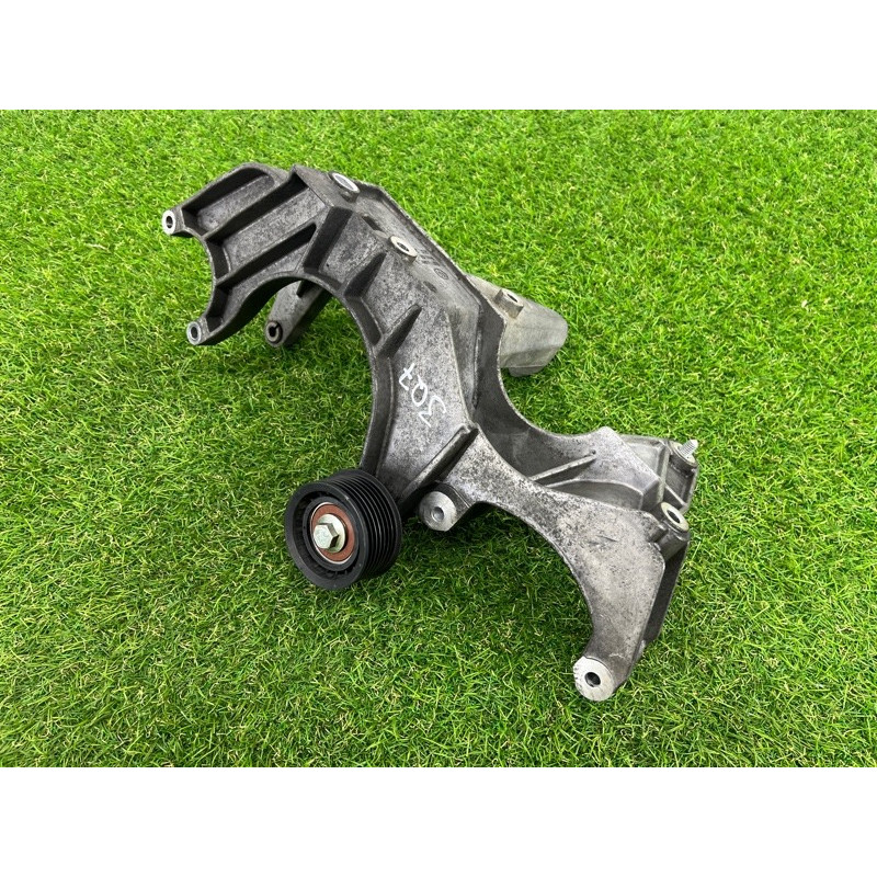 Кронштейн генератора (кронштейны двигателя) AUDI Q7 4L 2007 3.6 022260087F