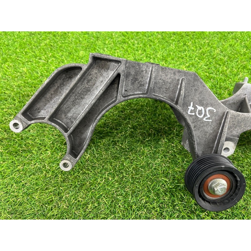 Кронштейн генератора (кронштейны двигателя) AUDI Q7 4L 2007 3.6 022260087F