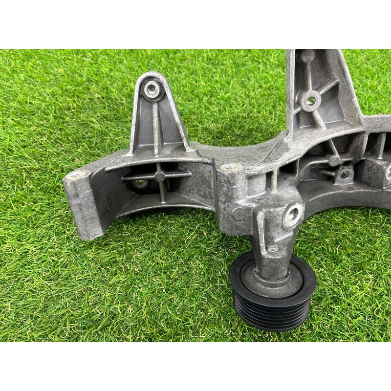 Кронштейн генератора (кронштейны двигателя) AUDI Q7 4L 2007 3.6 022260087F