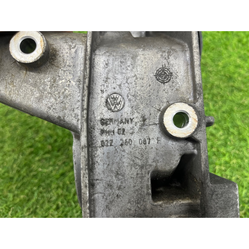 Кронштейн генератора (кронштейны двигателя) AUDI Q7 4L 2007 3.6 022260087F