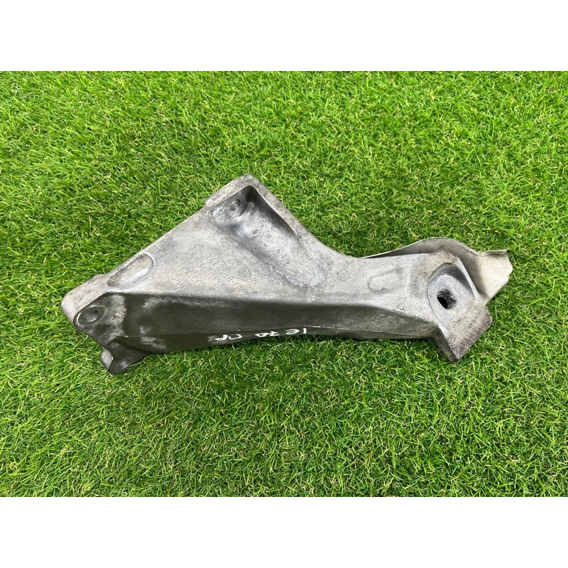 Кронштейн двигателя (кронштейны двигателя) BMW X5 E70 2008 4.8 N62/TU 22116776136