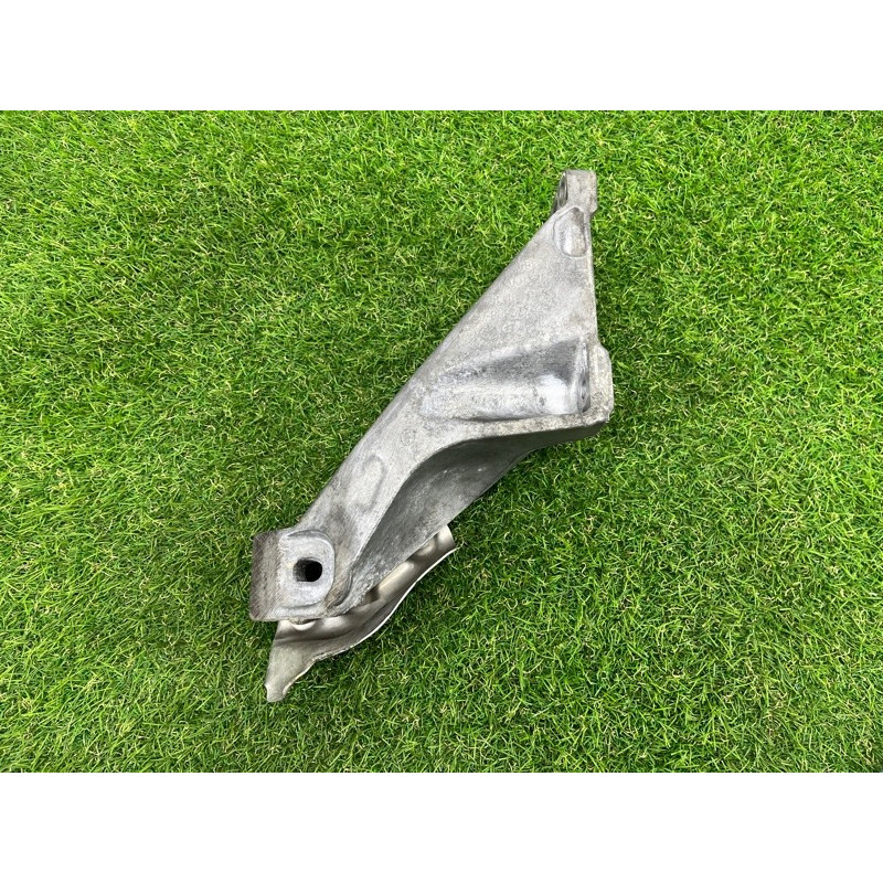 Кронштейн двигателя (кронштейны двигателя) BMW X5 E70 2008 4.8 N62/TU 22116776136