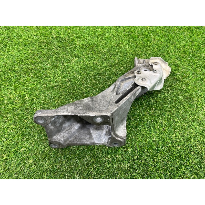 Кронштейн двигателя (кронштейны двигателя) BMW X5 E70 2008 4.8 N62/TU 22116776136