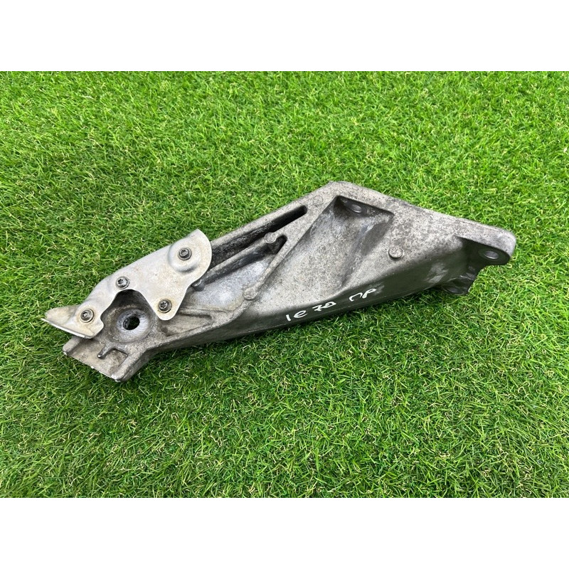 Кронштейн двигателя (кронштейны двигателя) BMW X5 E70 2008 4.8 N62/TU 22116776136