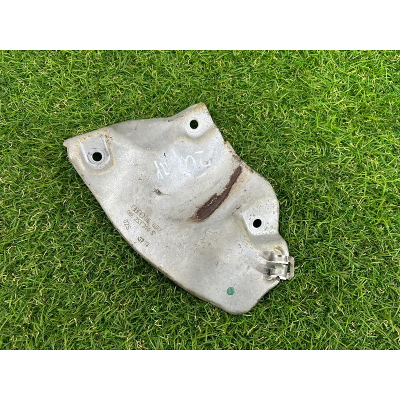 Защита коллектора (выпускная система) AUDI Q7 4M 2018 3.0 TFSi 06E253244S