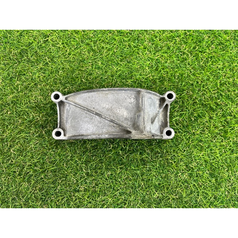 Кронштейн генератора (кронштейны двигателя) AUDI Q7 4M 2018 3.0 TFSi 06E903143D