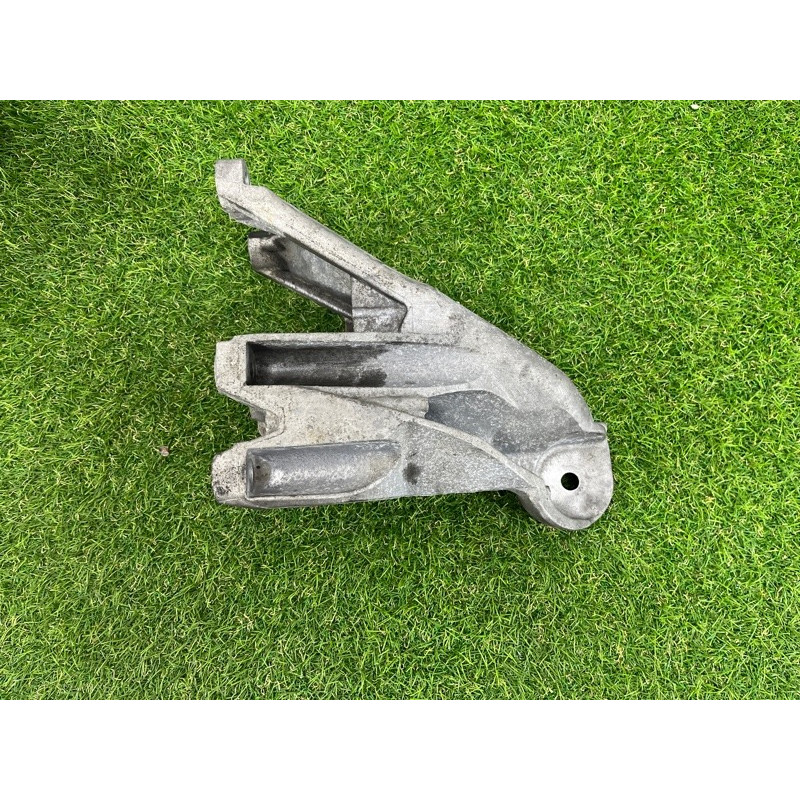 Кронштейн подушки двигателя (кронштейны двигателя) Volkswagen Touareg NF 2012 3.6 03H199308