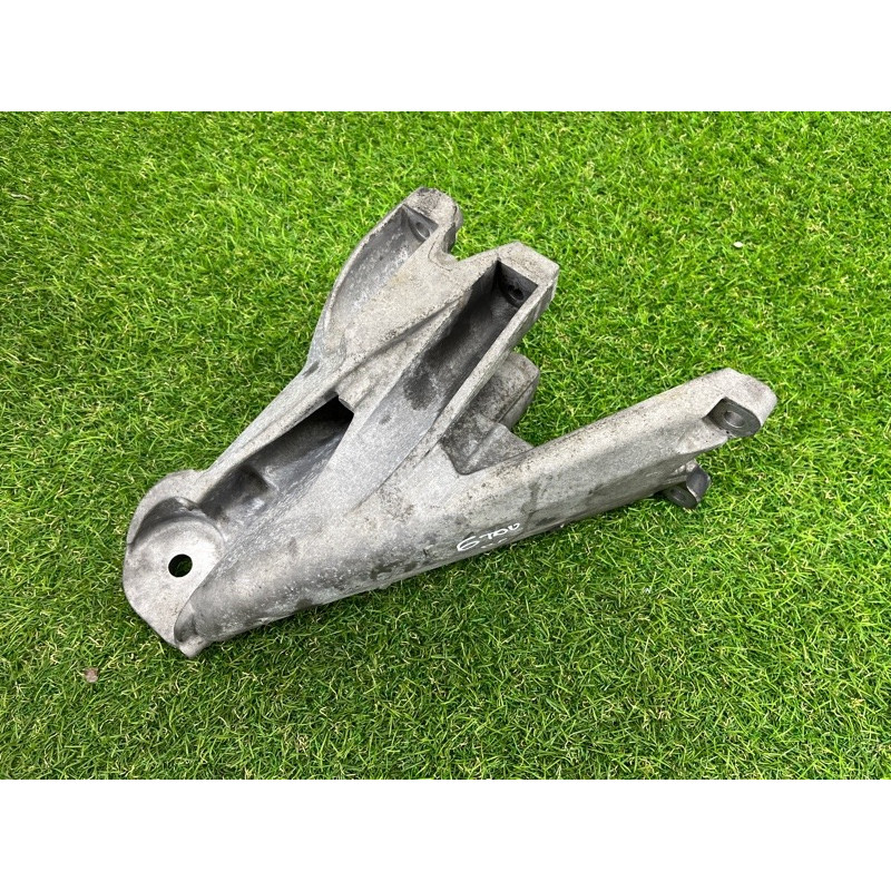 Кронштейн подушки двигателя (кронштейны двигателя) Volkswagen Touareg NF 2012 3.6 03H199308