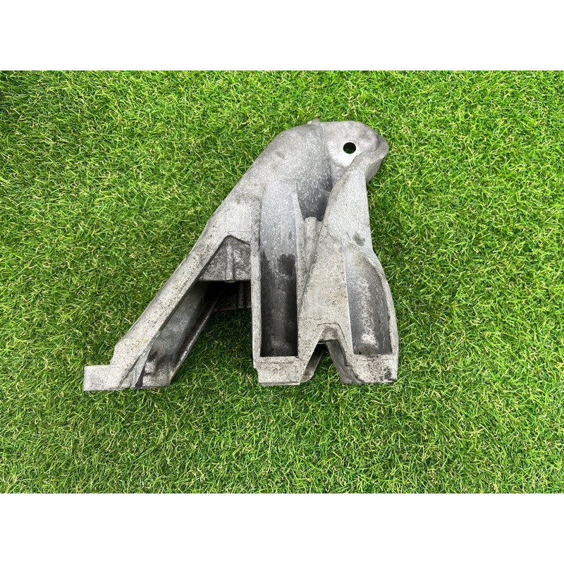 Кронштейн подушки двигателя (кронштейны двигателя) Volkswagen Touareg NF 2012 3.6 03H199308