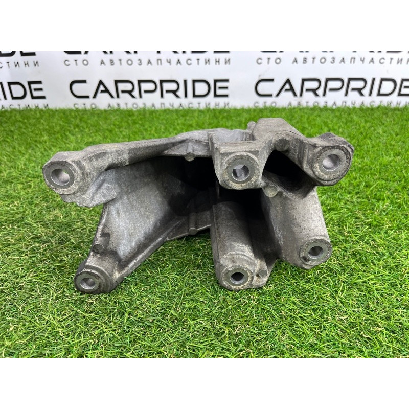 Кронштейн подушки двигателя (кронштейны двигателя) Volkswagen Touareg NF 2012 3.6 03H199308