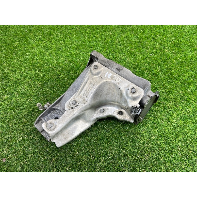 Кронштейн двигателя (кронштейны двигателя) BMW X5 E70 2008 4.8 N62/TU 22116777267