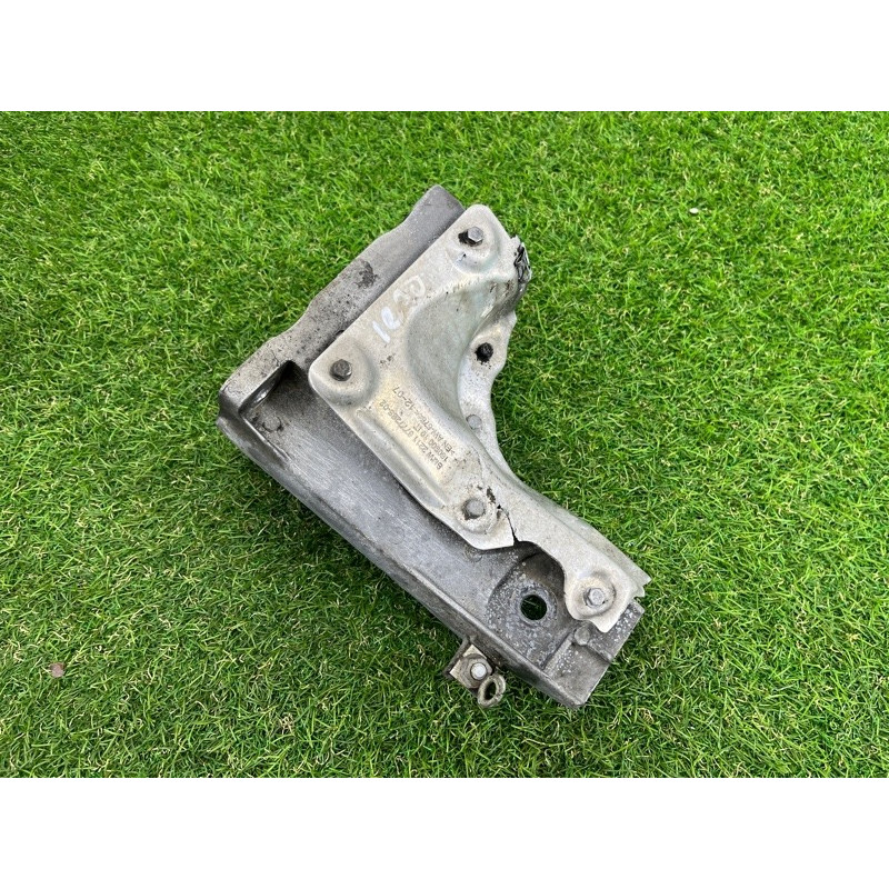 Кронштейн двигателя (кронштейны двигателя) BMW X5 E70 2008 4.8 N62/TU 22116777267