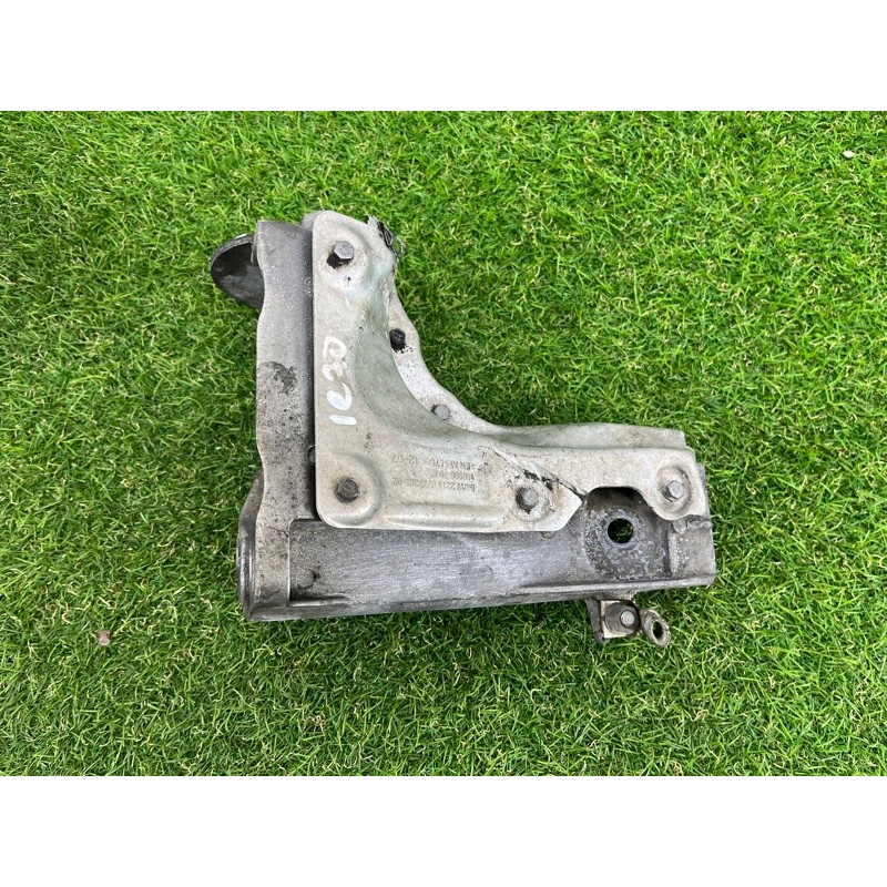 Кронштейн двигателя (кронштейны двигателя) BMW X5 E70 2008 4.8 N62/TU 22116777267