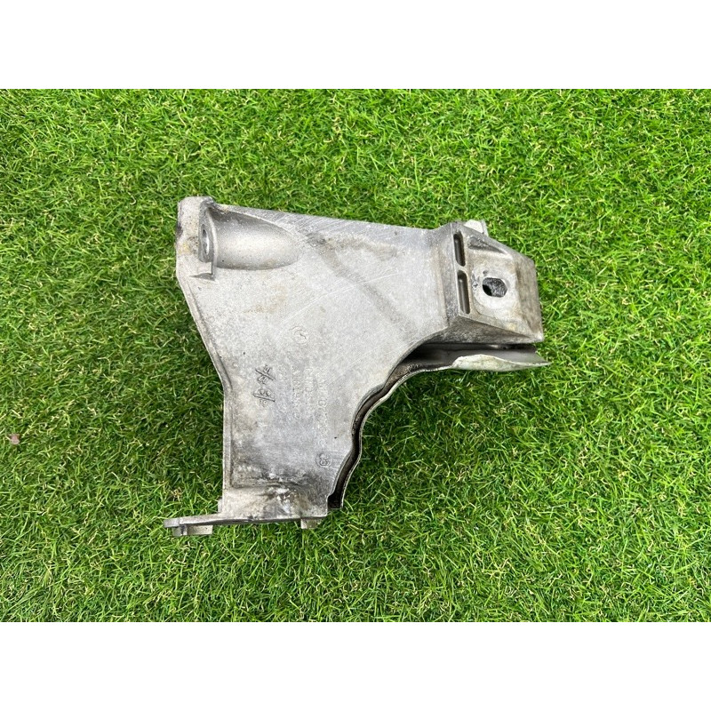 Кронштейн двигателя (кронштейны двигателя) BMW X5 E70 2008 4.8 N62/TU 22116777267