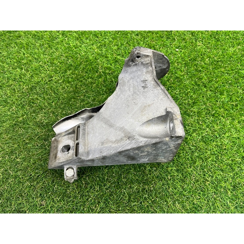 Кронштейн двигателя (кронштейны двигателя) BMW X5 E70 2008 4.8 N62/TU 22116777267