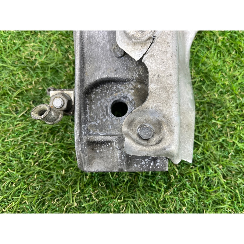 Кронштейн двигателя (кронштейны двигателя) BMW X5 E70 2008 4.8 N62/TU 22116777267