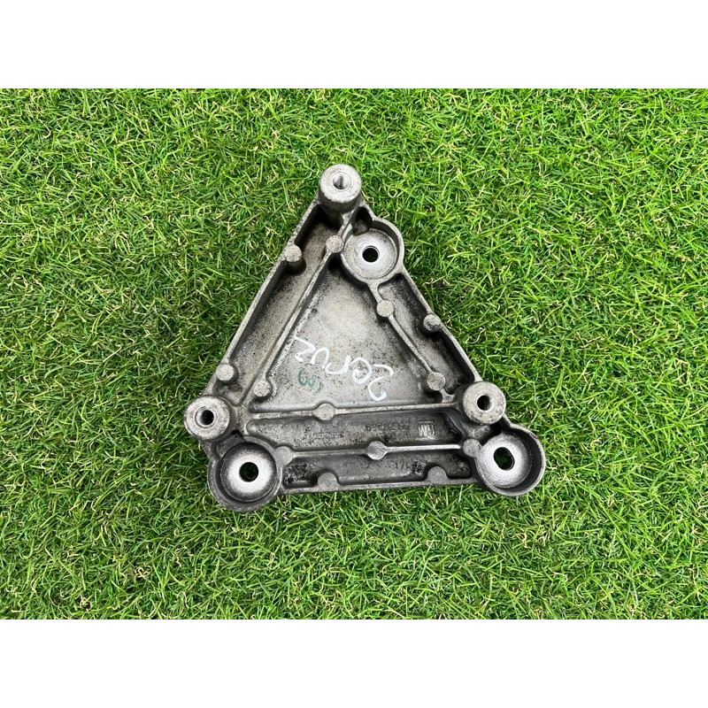 Кронштейн компрессора кондиционера (кронштейны двигателя) CHEVROLET Cruze J300 2011 1.4 55567289