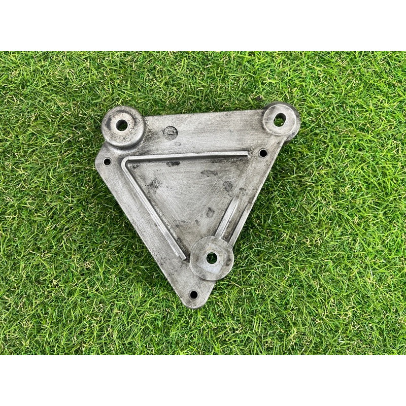 Кронштейн компрессора кондиционера (кронштейны двигателя) CHEVROLET Cruze J300 2011 1.4 55567289