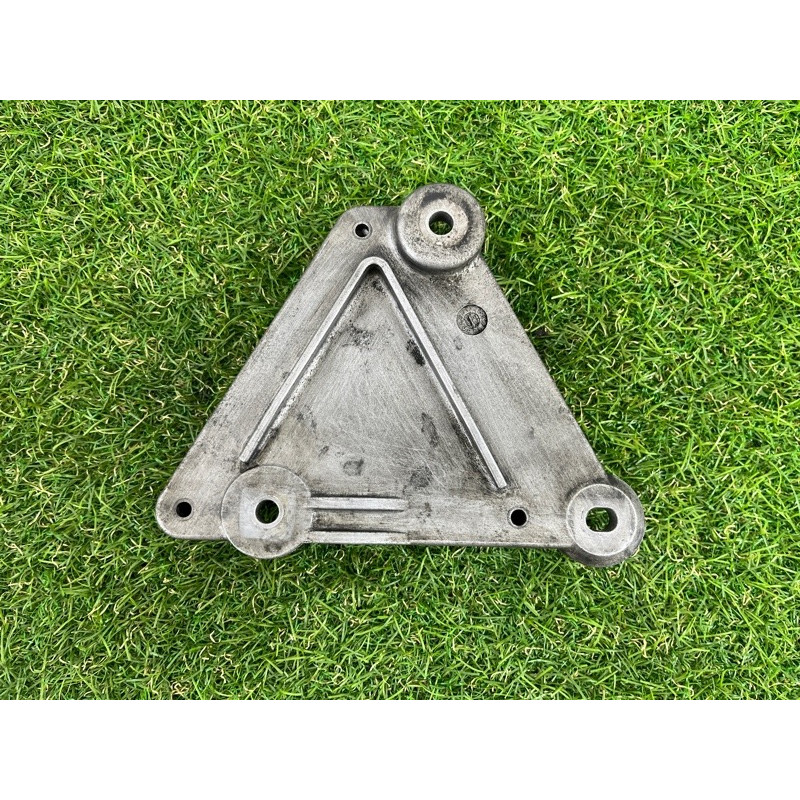 Кронштейн компрессора кондиционера (кронштейны двигателя) CHEVROLET Cruze J300 2011 1.4 55567289