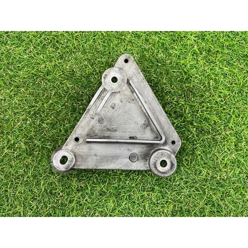 Кронштейн компрессора кондиционера (кронштейны двигателя) CHEVROLET Cruze J300 2011 1.4 55567289