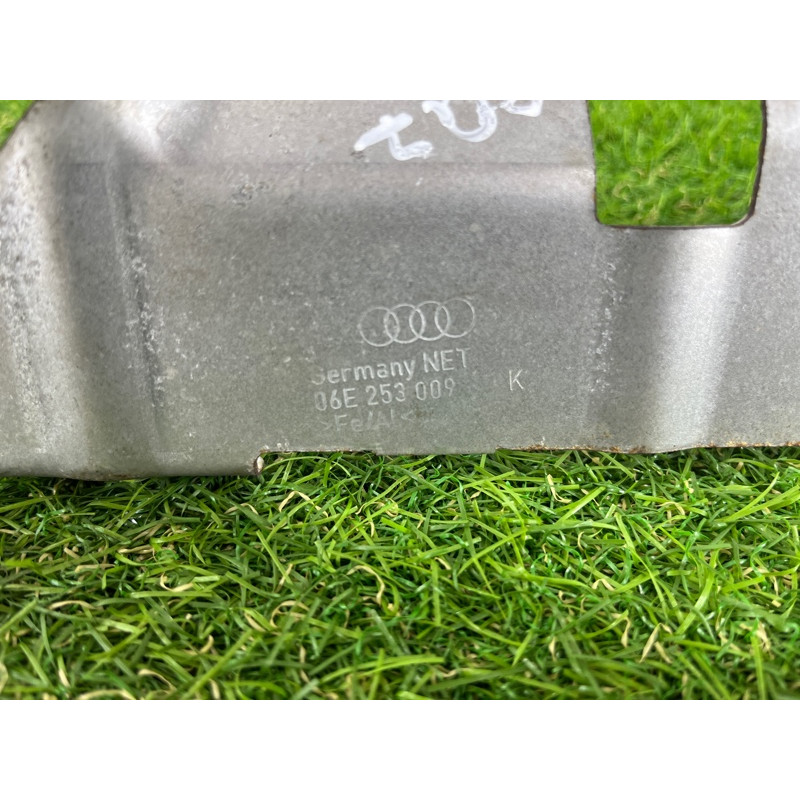 Защита коллектора (выпускная система) AUDI Q7 4M 2018 3.0 TFSi 06E253009K