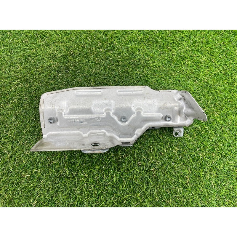 Защита коллектора (выпускная система) Volkswagen Passat B7 2016 1.8 06K145325A