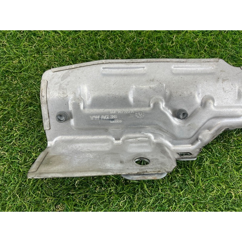 Защита коллектора (выпускная система) Volkswagen Passat B7 2016 1.8 06K145325A