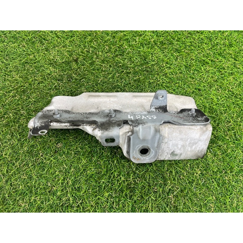 Защита коллектора (выпускная система) Volkswagen Passat B7 2016 1.8 06K145325A