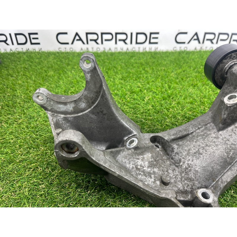 Кронштейн генератора (кронштейны двигателя) Volkswagen Touareg NF 2012 3.6 03H260087E