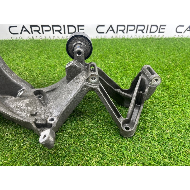 Кронштейн генератора (кронштейны двигателя) Volkswagen Touareg NF 2012 3.6 03H260087E