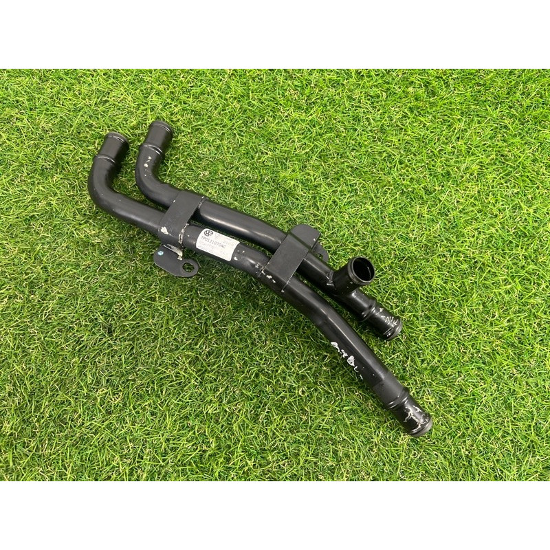 Трубка системы охлаждения (система охлаждения) Volkswagen Touareg NF 2012 3.6 7P0121065L