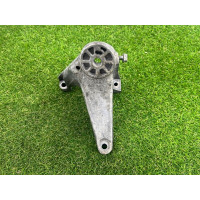 Кріплення подушки двигуна