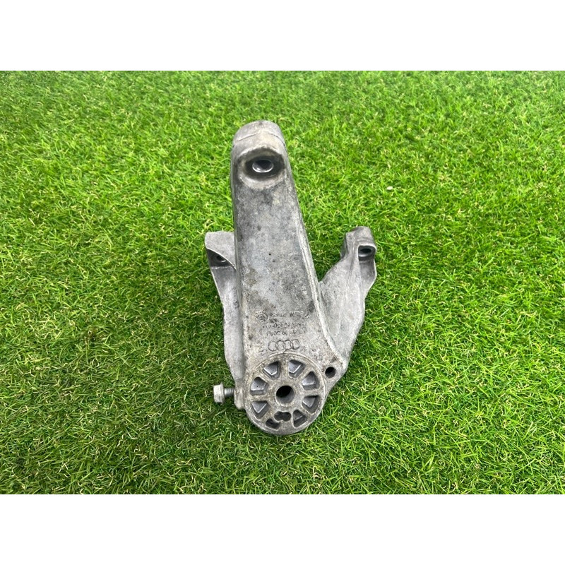 Кронштейн подушки двигателя (кронштейны двигателя) AUDI Q7 4L 2014 3.0 TFSi CTWB 7L8199308F