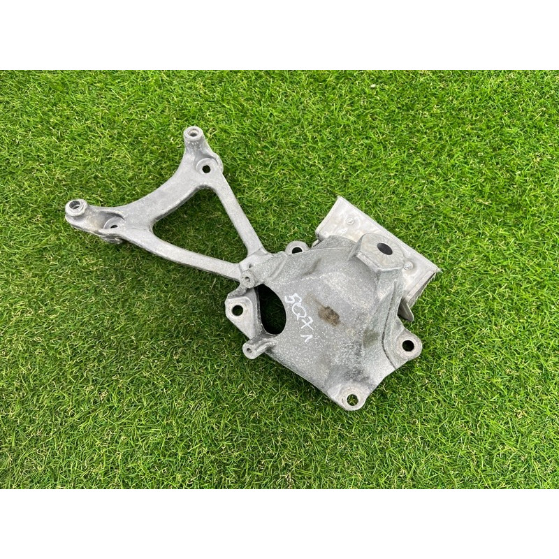 Кронштейн подушки двигателя (кронштейны двигателя) AUDI Q7 4M 2017 3.0 TFSi CREC 4M0199307AE