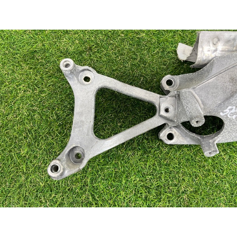 Кронштейн подушки двигателя (кронштейны двигателя) AUDI Q7 4M 2017 3.0 TFSi CREC 4M0199307AE