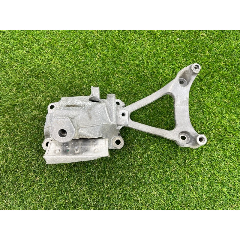 Кронштейн подушки двигателя (кронштейны двигателя) AUDI Q7 4M 2017 3.0 TFSi CREC 4M0199307AE