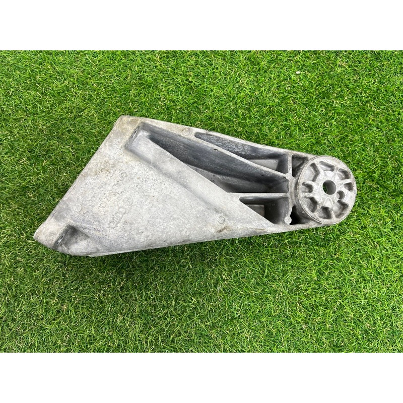 Кронштейн подушки двигателя (кронштейны двигателя) AUDI Q7 4L 2007 3.6 022199308