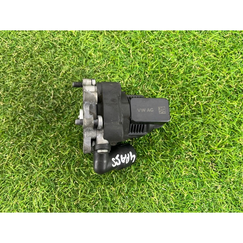 Клапан ЕГР (двигатель и элементы) Volkswagen Passat B7 2016 1.8 06K131097L